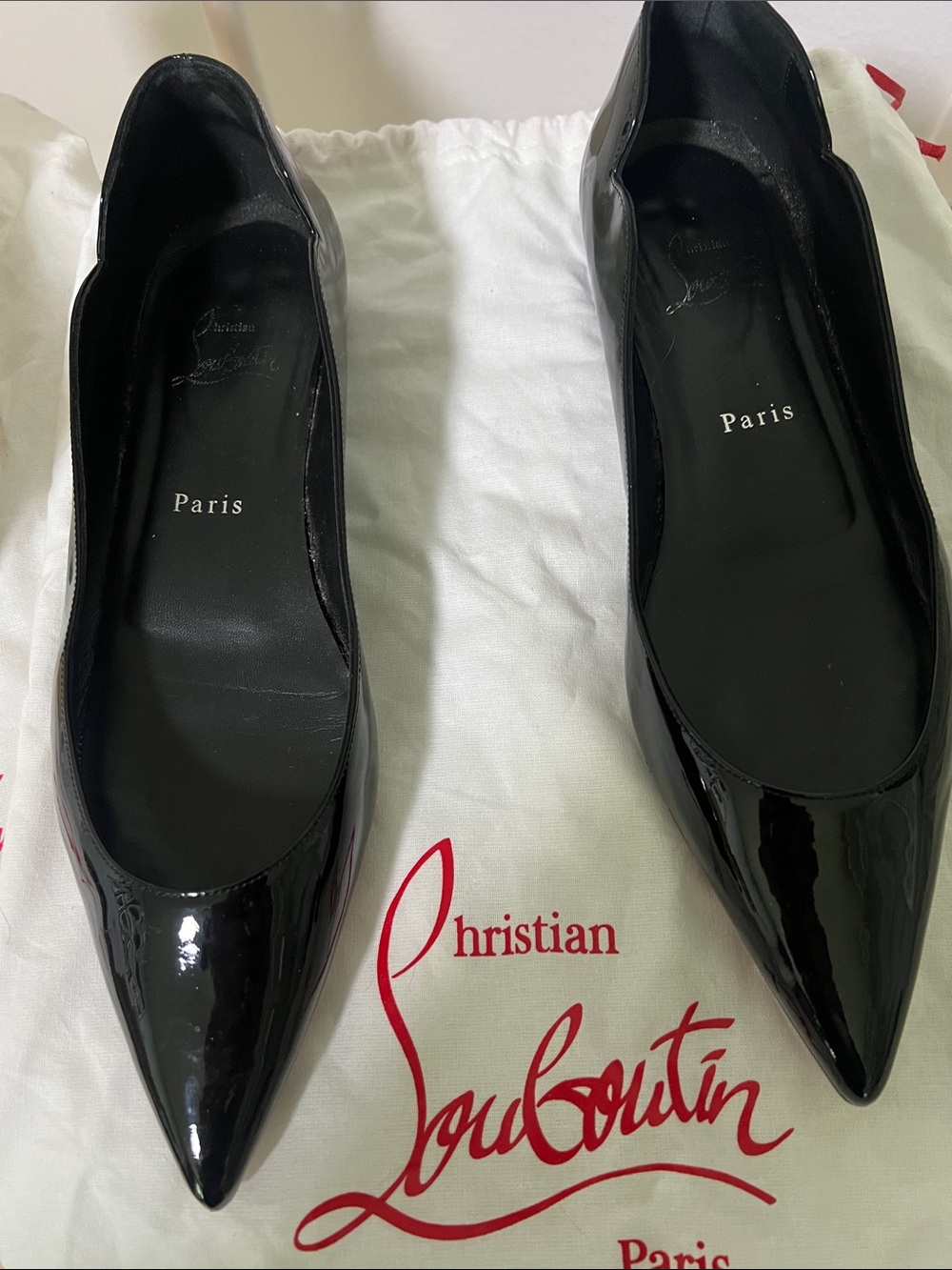 Christian Louboutin Hot Chickita Flat Black Patent Leather Size 39 – Like New